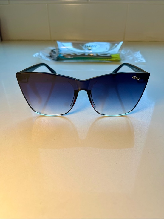 QUAY Come Thru Black Frame / Black Fade Lens - Cat Eye Sunglasses - NWT!